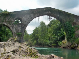 Puente-Romano-de-Cangas-de-Onis-Puerta-del-Oriente-Asturias